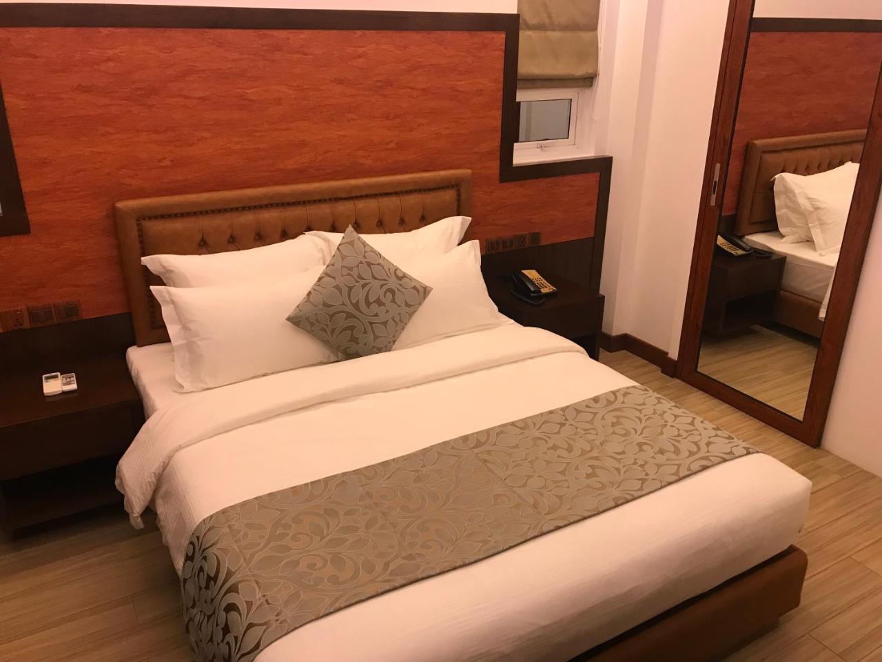 Osmium Hotel Hulhumale Exterior foto