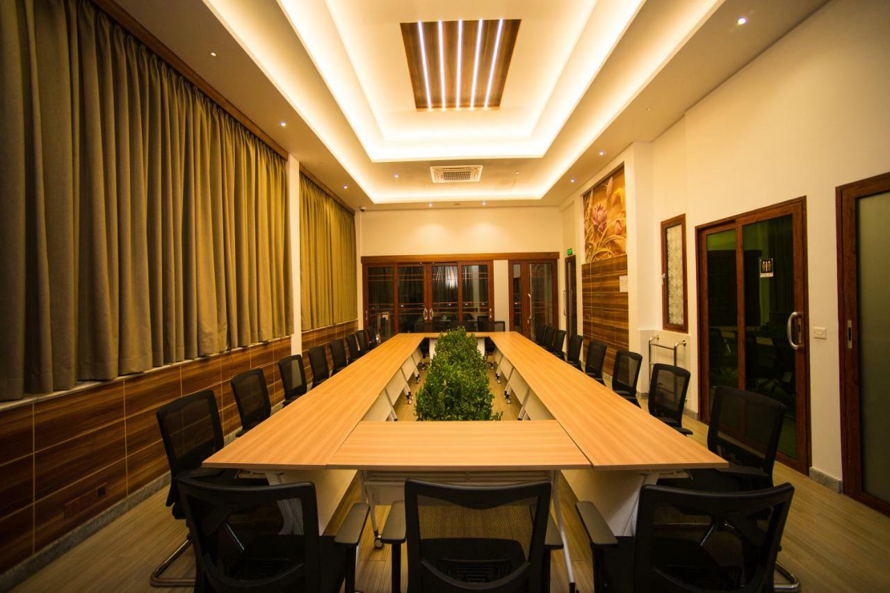 Osmium Hotel Hulhumale Exterior foto
